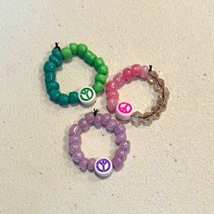 "PEACE SIGN" BEADED RING TRIO SET, ONE SIZE, LIME GREEN/ PURPLE/ PINK